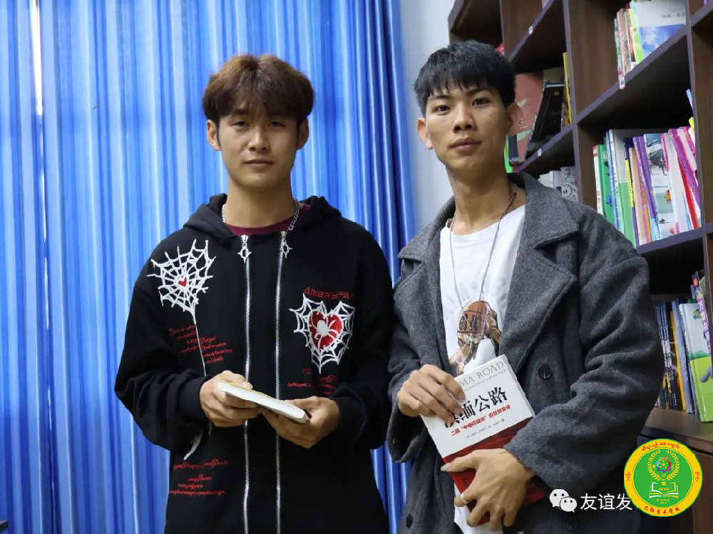 莫西伊小学访问我校图书馆——促进文化···